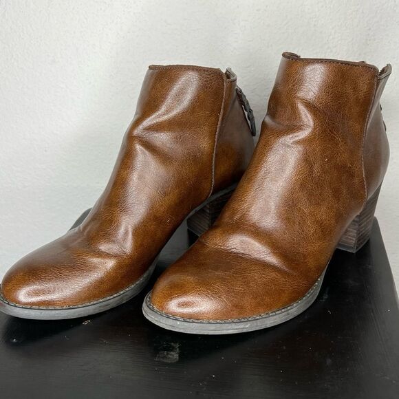 American Eagle Booties‎ - Picture 3 of 7